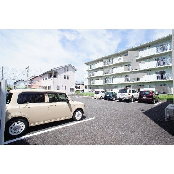 物件内観写真5　(駐車場)