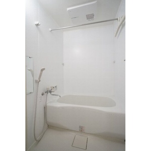 バス／シャワールーム等(追い焚き、浴室乾燥機付き)