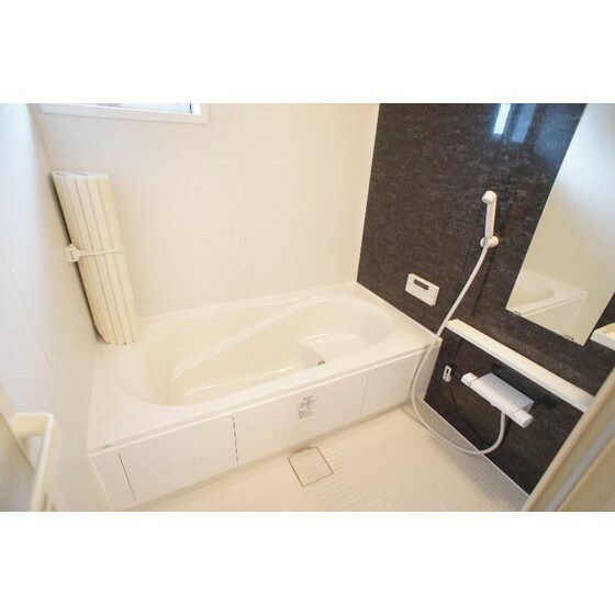 バス／シャワールーム等(追い焚き、浴室乾燥機付き)