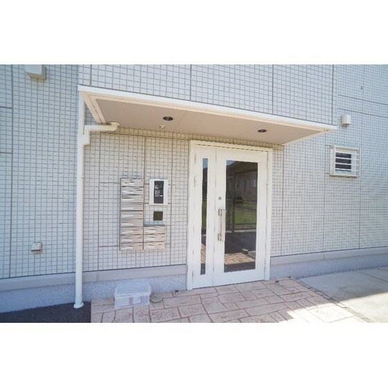 物件外観写真2　(オートロックあり)