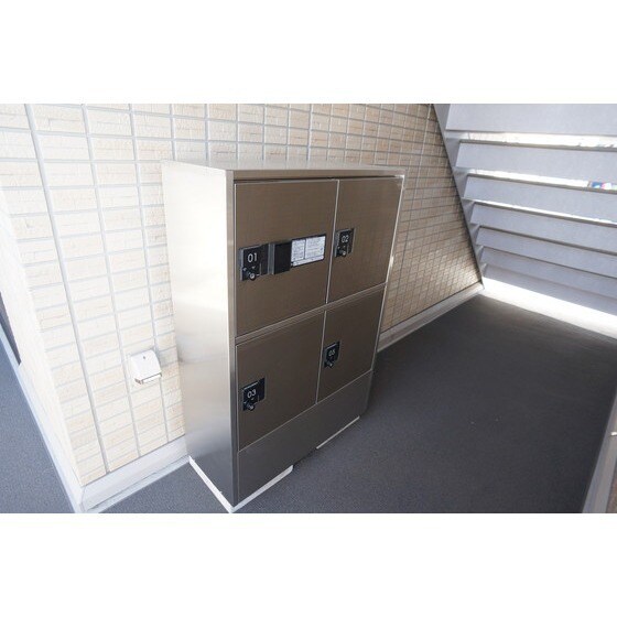 物件外観写真2　(宅配ボックス)