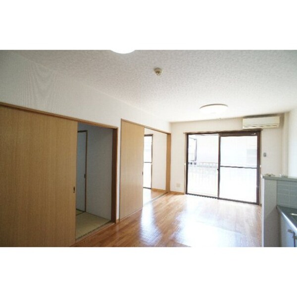 居室・リビング(※同仕様、別の部屋の写真です)