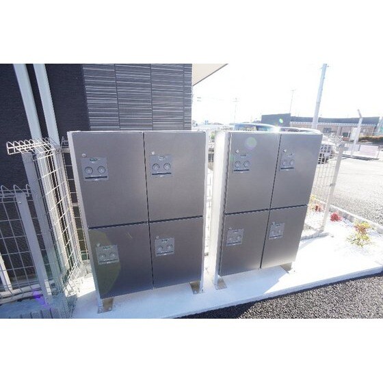 物件外観写真2　(宅配ボックスあり)