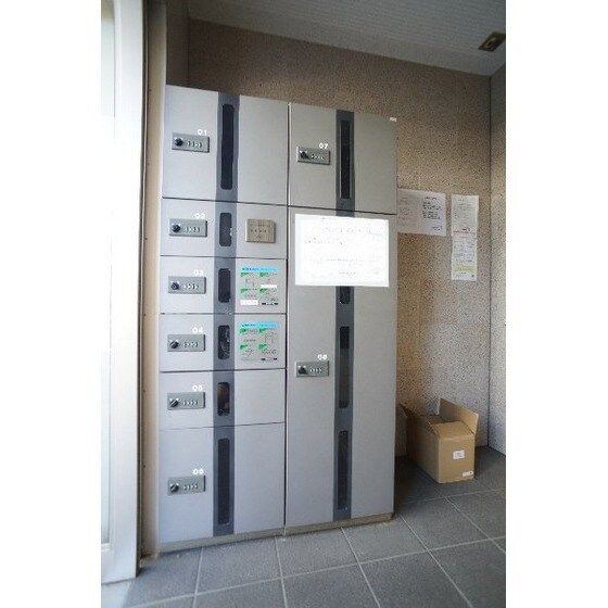 物件外観写真3　(宅配BOX)