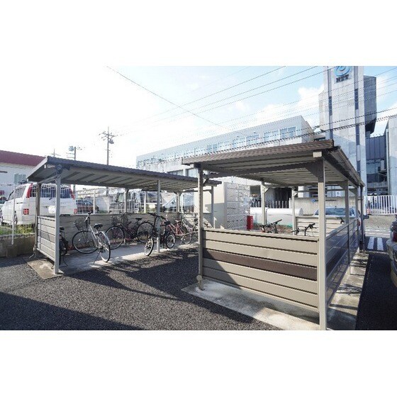 物件外観写真5　(駐輪場)