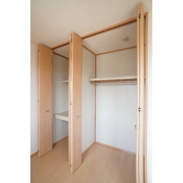 収納(※同仕様、別の部屋の写真です)