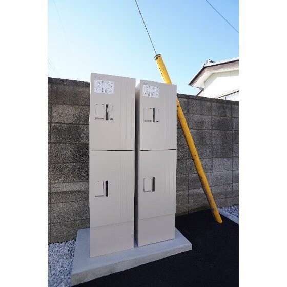 物件外観写真2　(宅配ボックス)