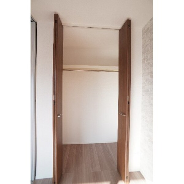 収納(※同仕様、別の部屋の写真です)