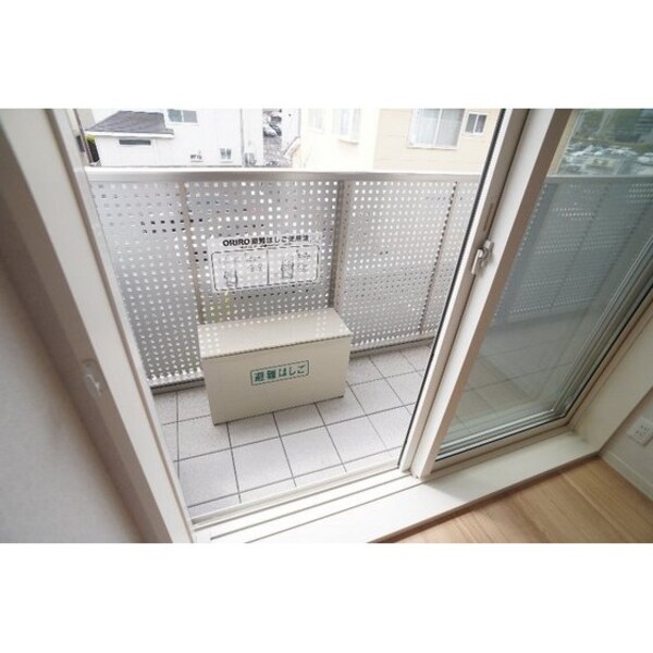 バルコニー(※同仕様、別の部屋の写真です)