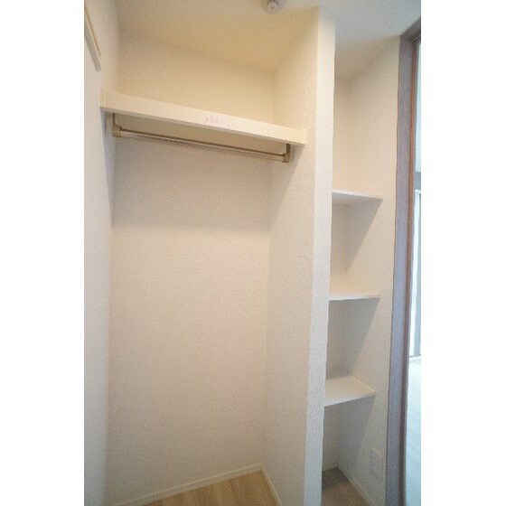 物件内観写真13　(ウォークインクローゼット)