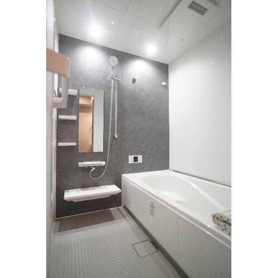 Ｄ－ＲＯＯＭ羅漢町のバス