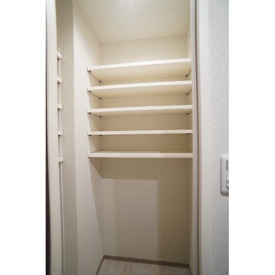 物件内観写真26　(玄関の収納)