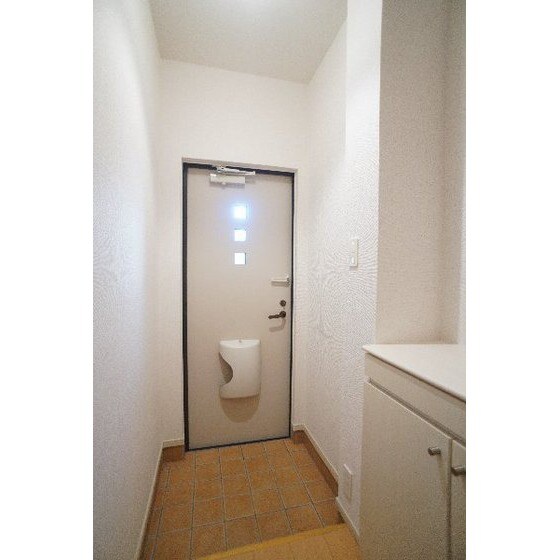 メゾン・ド・ジュネスの玄関