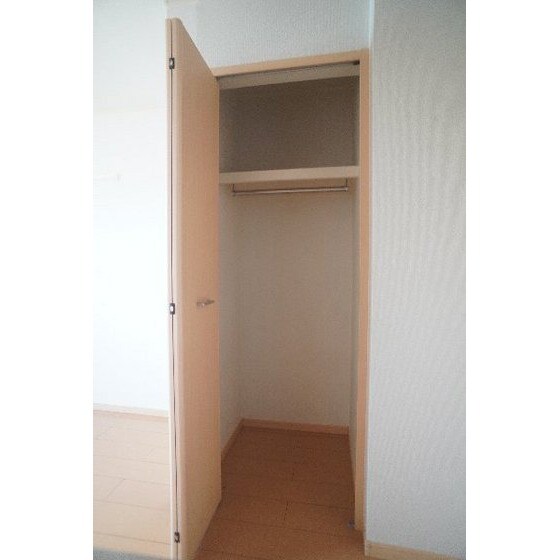 物件内観写真24　(ＬＤＫの収納)