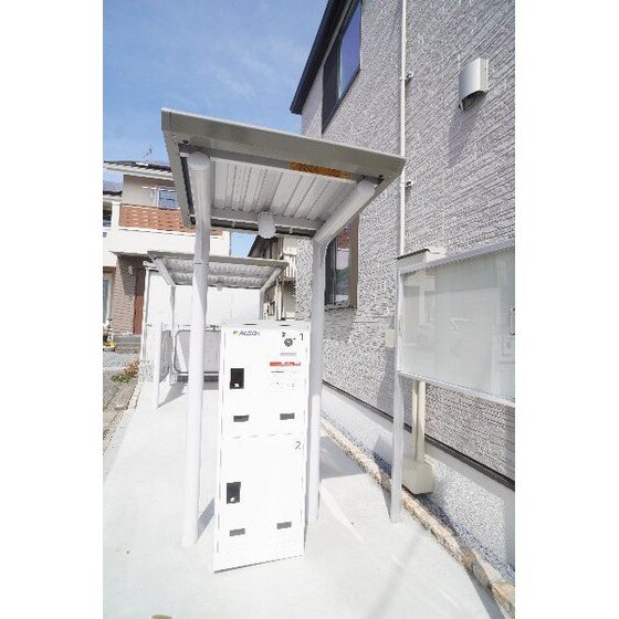 物件外観写真2　(宅配ボックスあり)