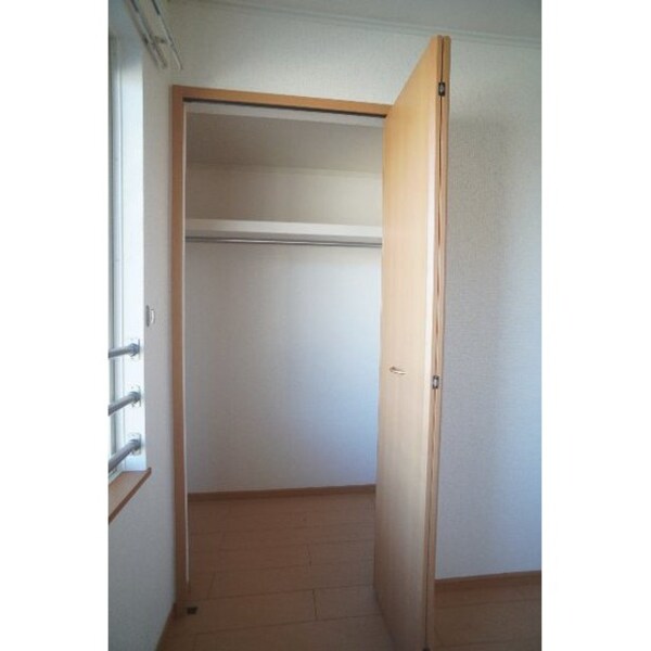 収納(北側洋室の収納)