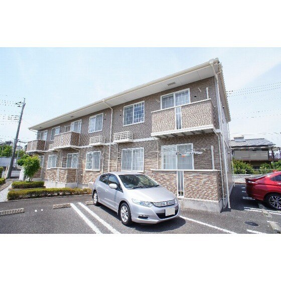 パインフィールドＢの建物外観