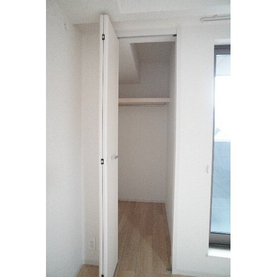 物件内観写真23　(ＬＤＫの収納)