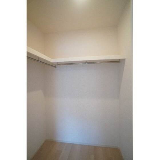 物件内観写真14　(ウォークインクローゼット)