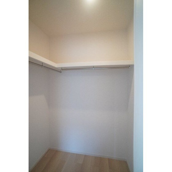 物件内観写真14　(ウォークインクローゼット)