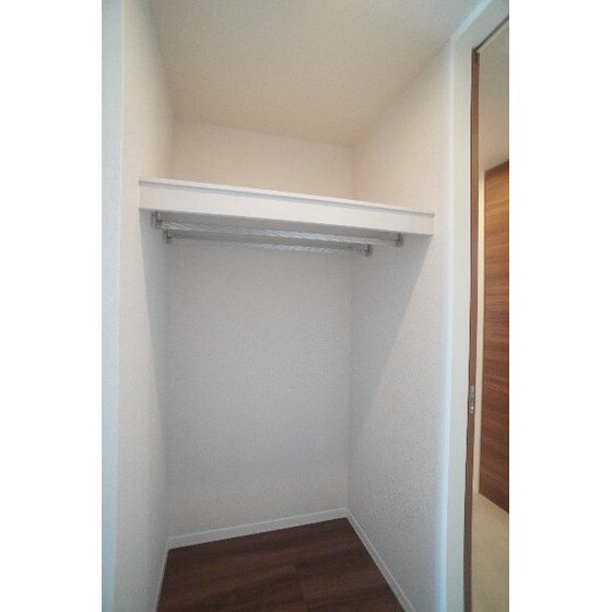 物件内観写真13　(ウォークインクローゼット)