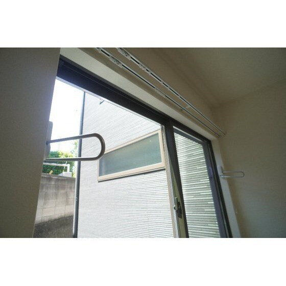 物件内観写真18　(室内物干し)