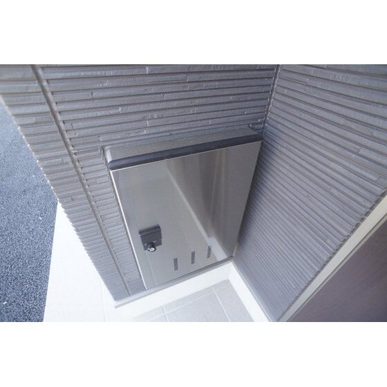 物件外観写真3　(宅配ボックスあり)