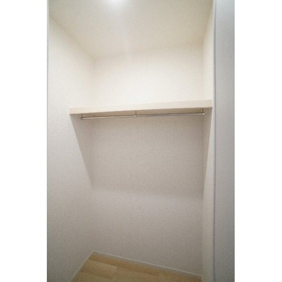 物件内観写真13　(ウォークインクローゼット)