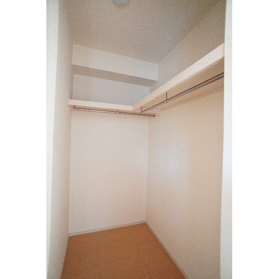 物件内観写真14　(ウォークインクローゼット)