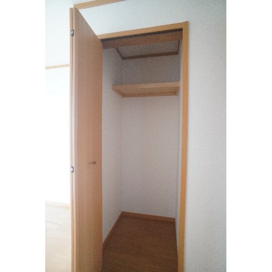 物件内観写真22　(ＬＤＫの収納)