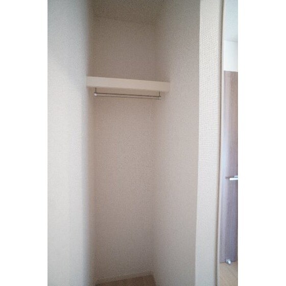 物件内観写真25　(ＬＤＫの収納)