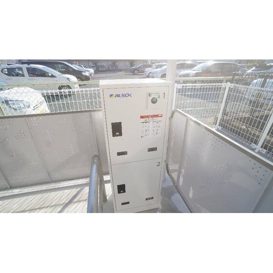 物件外観写真2　(宅配ボックスあり)