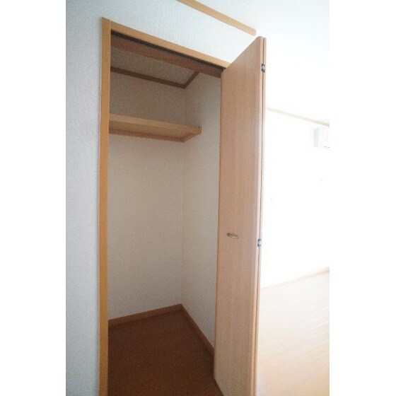 物件内観写真23　(ＬＤＫの収納)