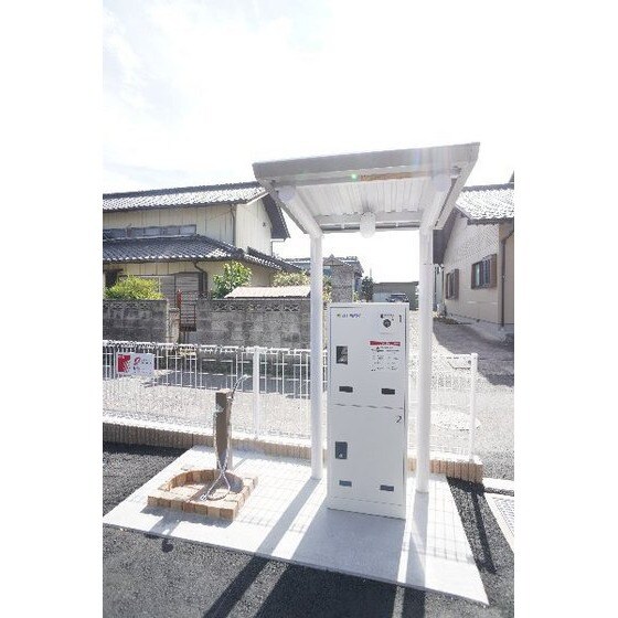 物件外観写真2　(宅配ボックスあり)