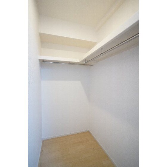 物件内観写真16　(ウォークインクローゼット)