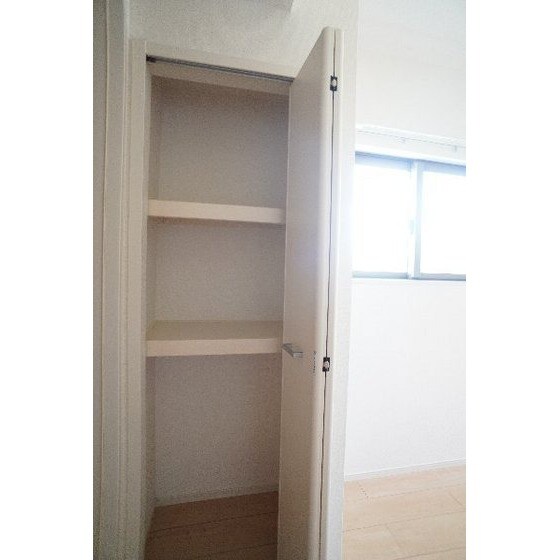 物件内観写真24　(パントリー)