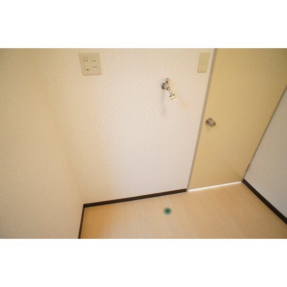 物件内観写真13　(室内洗濯機置き場)