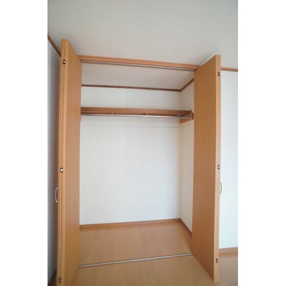 物件内観写真13　(ＬＤＫの収納)