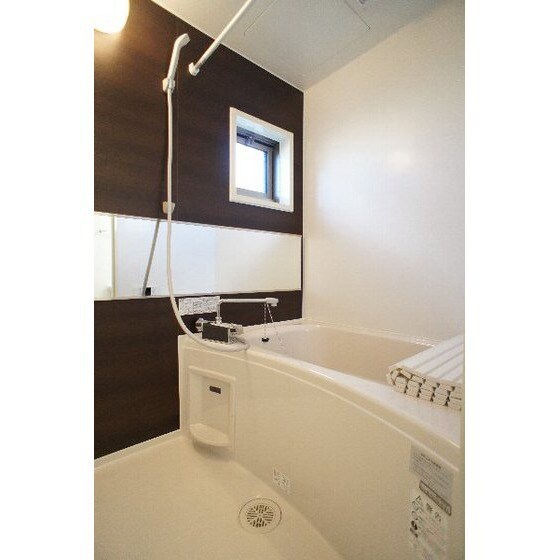 物件内観写真9　(追い焚き、浴室乾燥機付き)