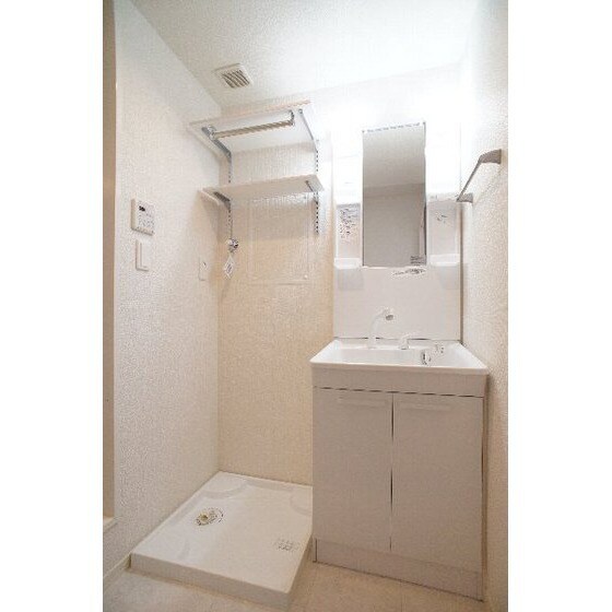 物件内観写真11　(シャンプードレッサー、室内洗濯)