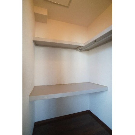 物件内観写真14　(ウォークインクローゼット)