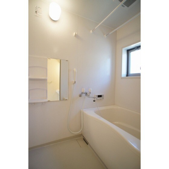 物件内観写真8　(追い焚き付き)