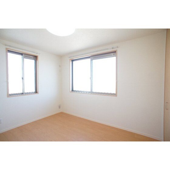 物件内観写真12　(洋室)