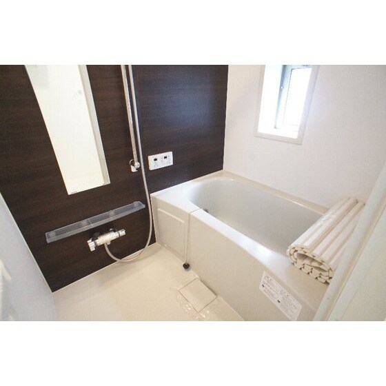 物件内観写真9　(追い炊き付き)