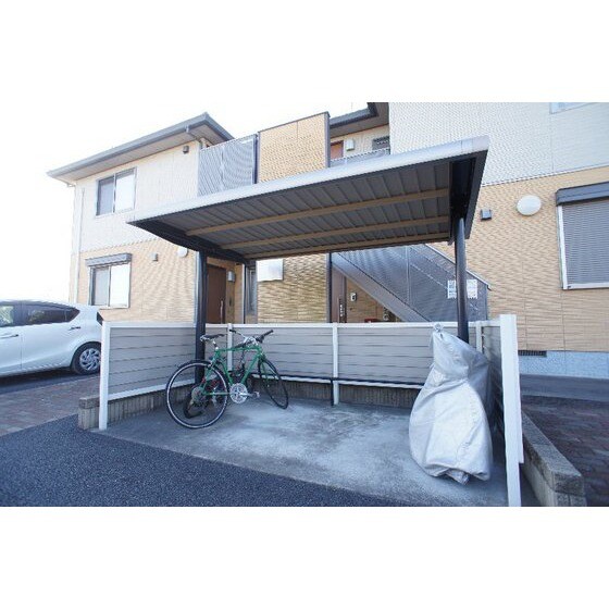 物件外観写真3　(駐輪場)