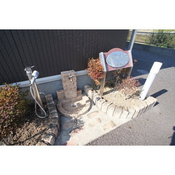 物件外観写真2　(ペット用足洗い場あり)