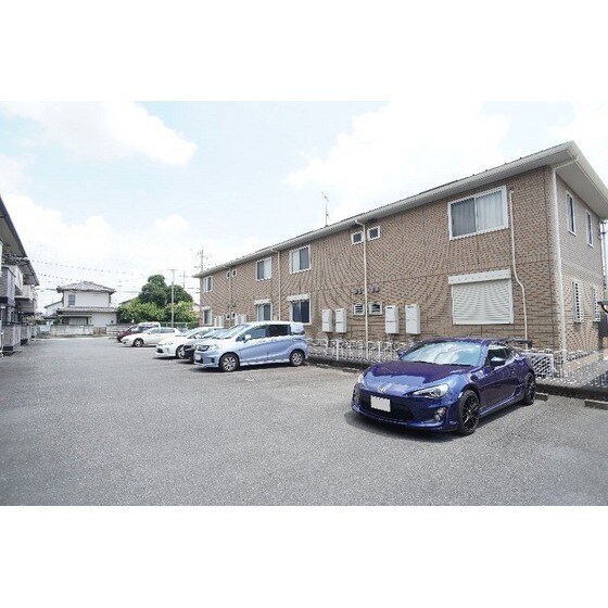 プリムローズ三本木の駐車場