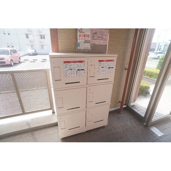 物件内観写真16　(宅配ボックスあり)