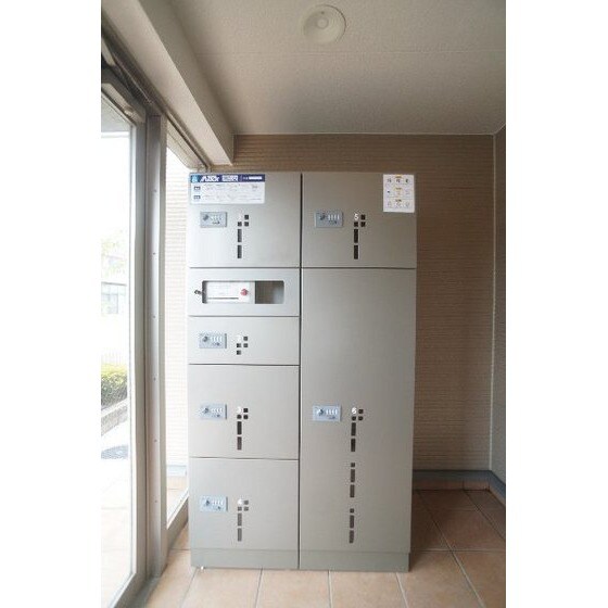 物件外観写真4　(宅配ボックスあり)