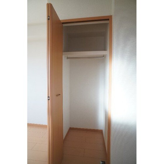 物件内観写真23　(ＬＤＫの収納)